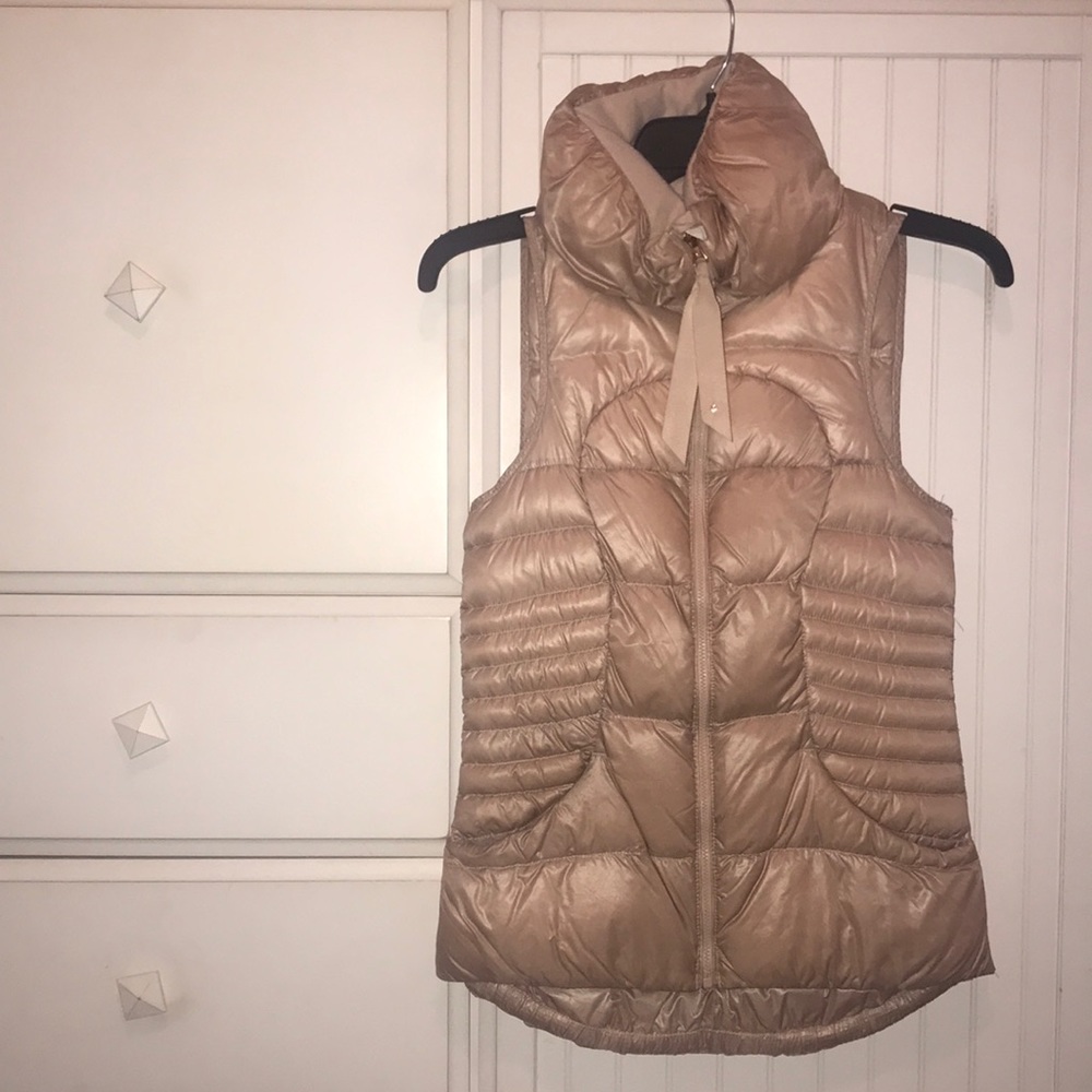 Pearl pink lululemon vest